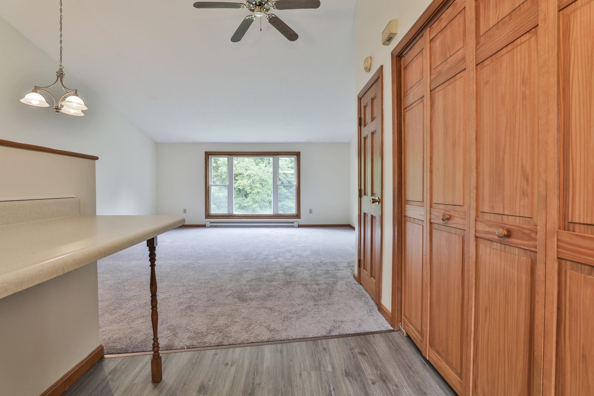 879 Mammoth Road, Unit 5 Manchester, NH 03104 - Photo 11 of 33