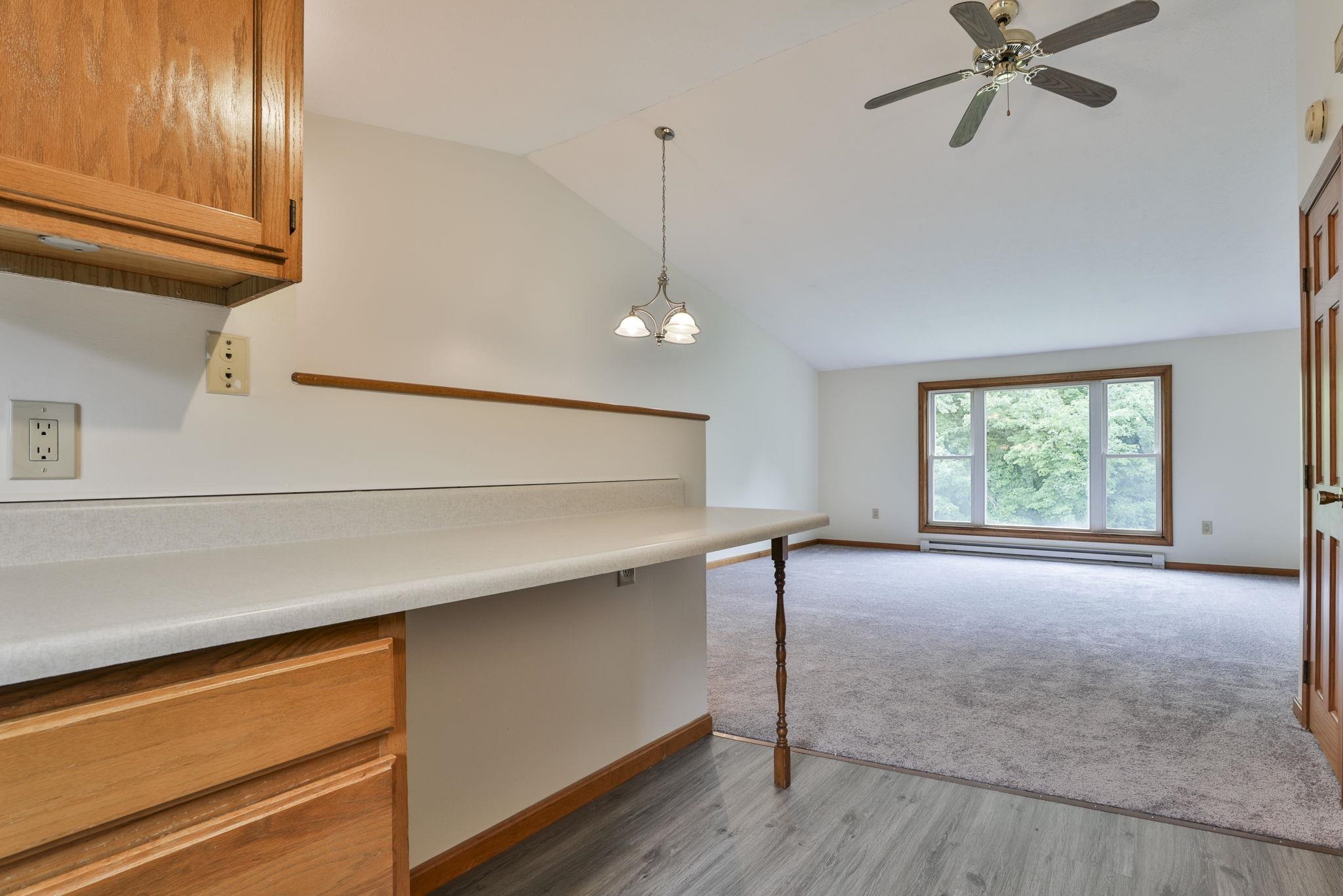 879 Mammoth Road, Unit 5 Manchester, NH 03104 - Photo 12 of 33
