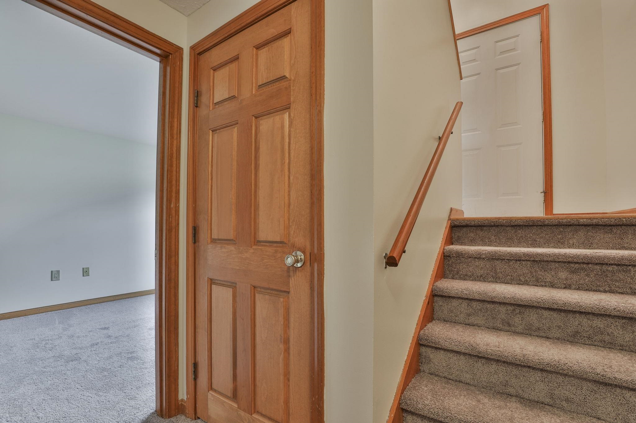 879 Mammoth Road, Unit 5 Manchester, NH 03104 - Photo 14 of 33