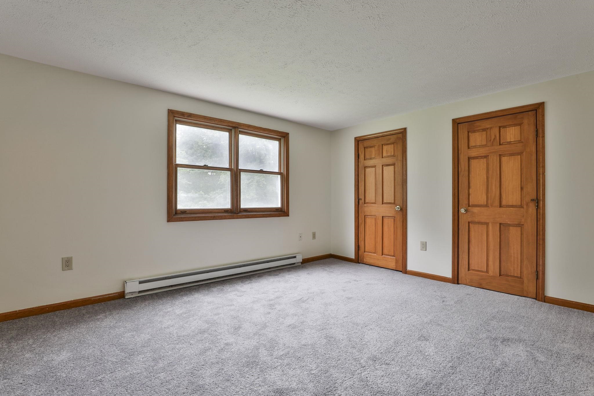 879 Mammoth Road, Unit 5 Manchester, NH 03104 - Photo 17 of 33