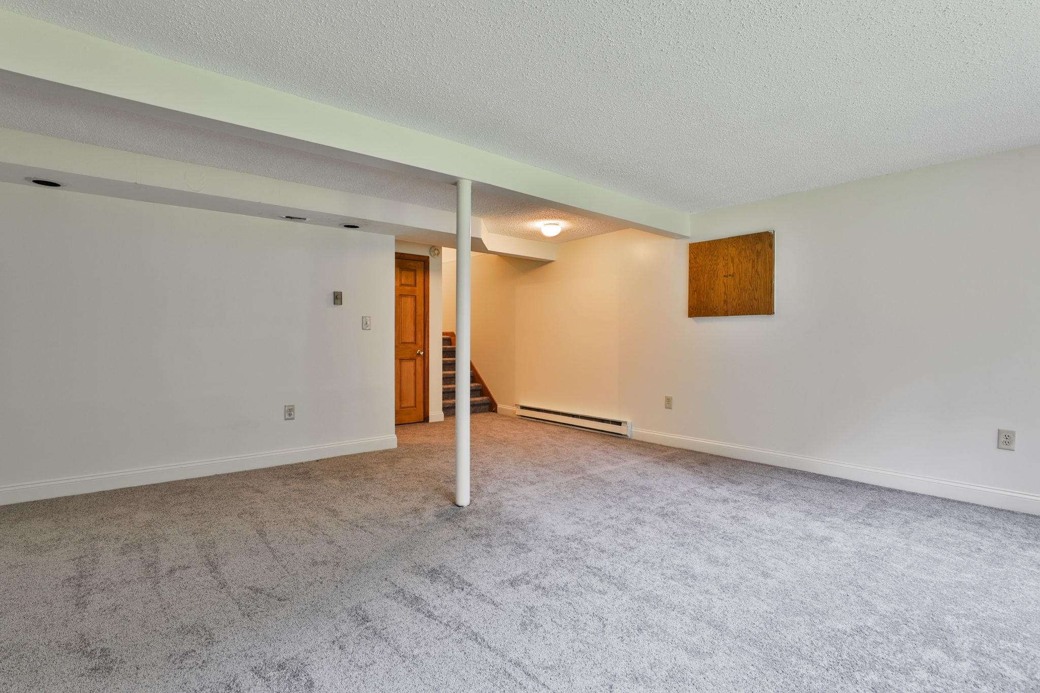 879 Mammoth Road, Unit 5 Manchester, NH 03104 - Photo 22 of 33