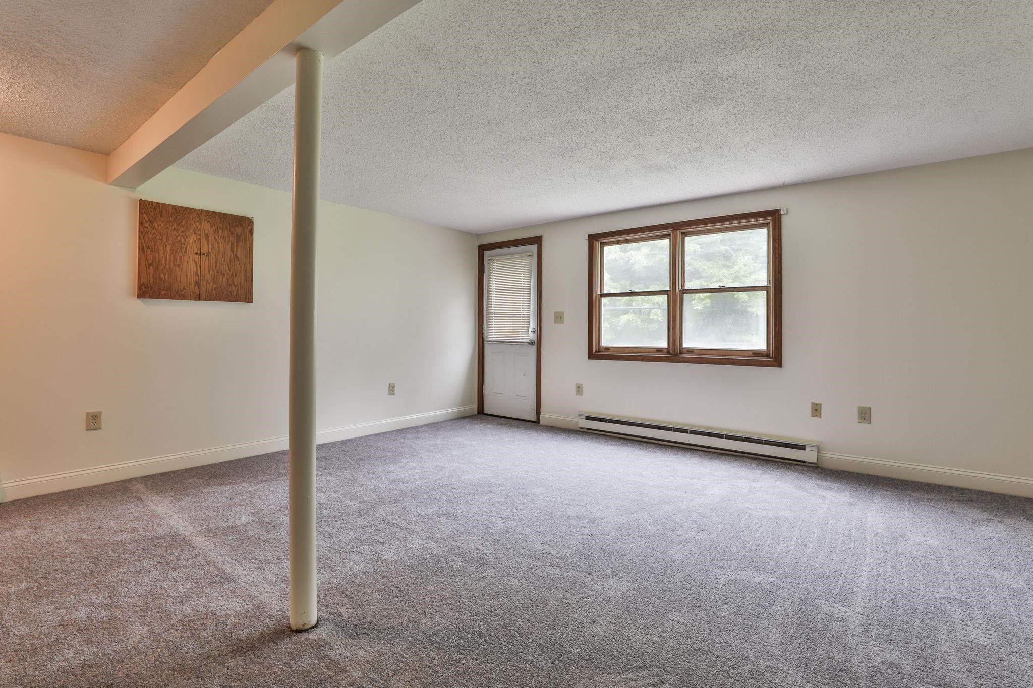 879 Mammoth Road, Unit 5 Manchester, NH 03104 - Photo 24 of 33