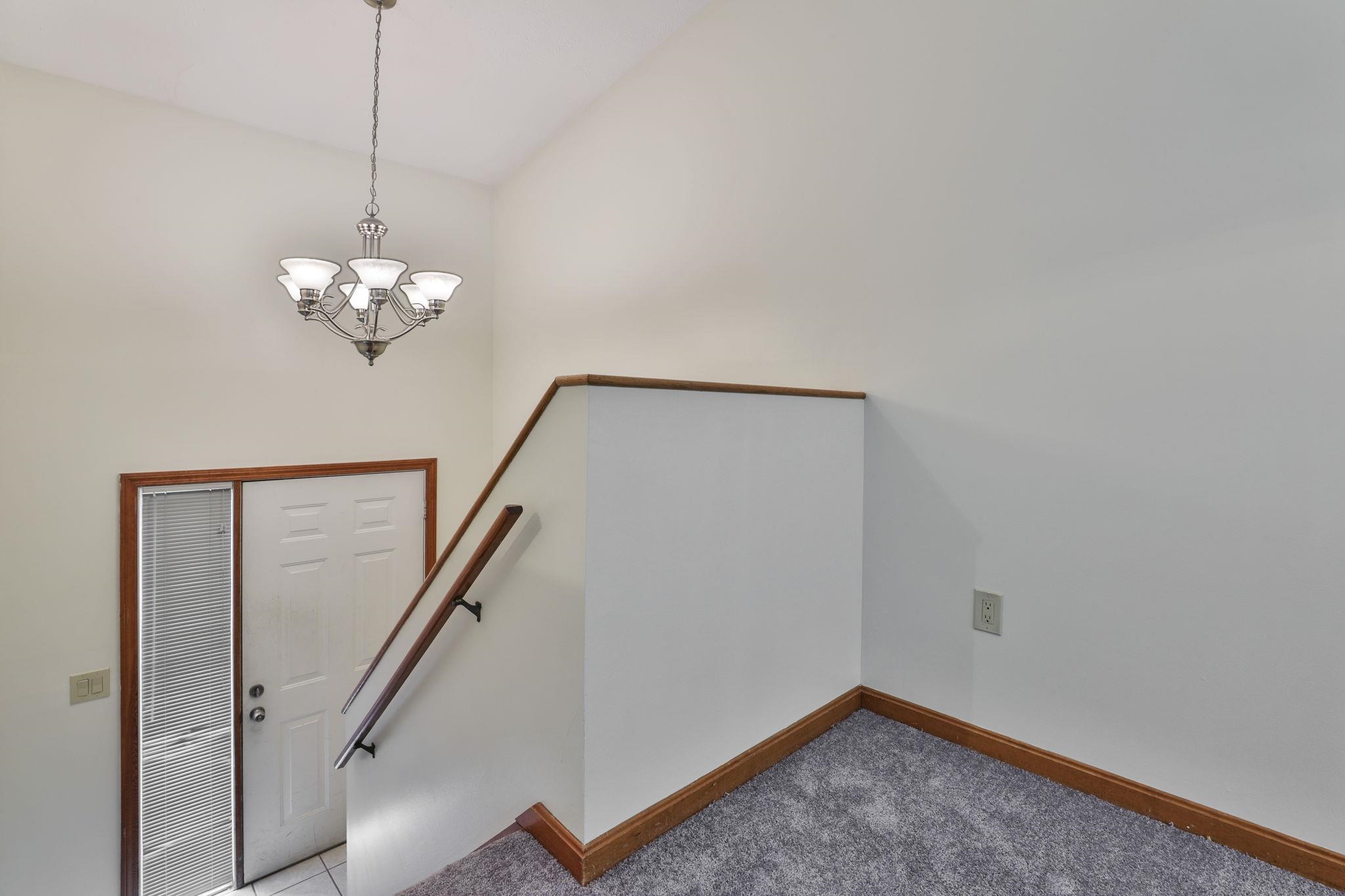 879 Mammoth Road, Unit 5 Manchester, NH 03104 - Photo 29 of 33