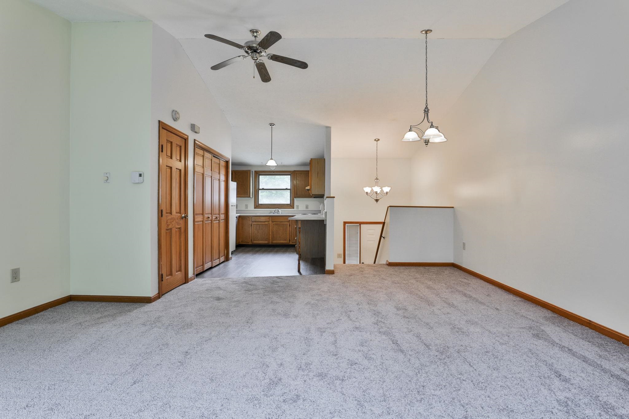 879 Mammoth Road, Unit 5 Manchester, NH 03104 - Photo 31 of 33