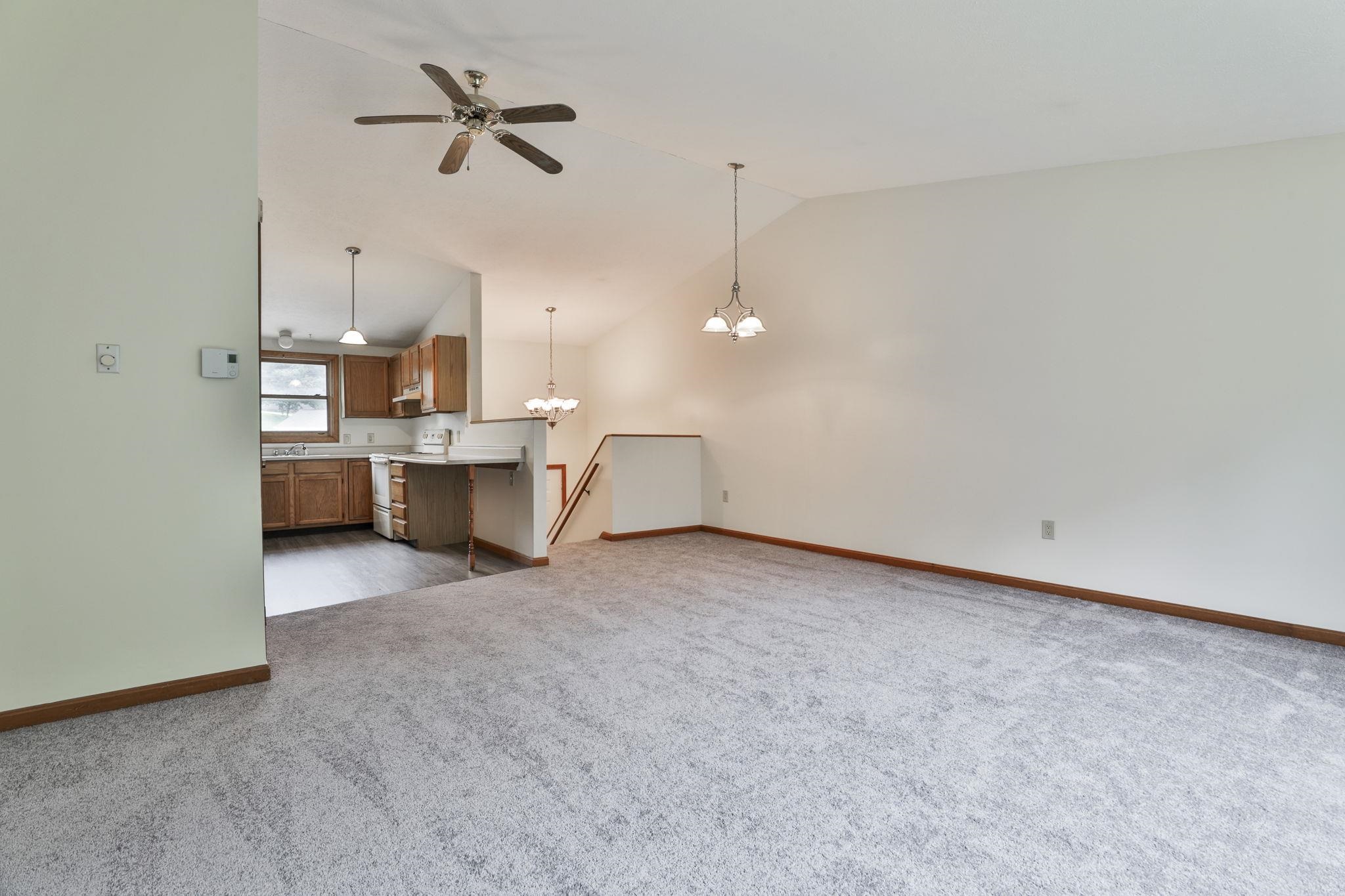 879 Mammoth Road, Unit 5 Manchester, NH 03104 - Photo 32 of 33