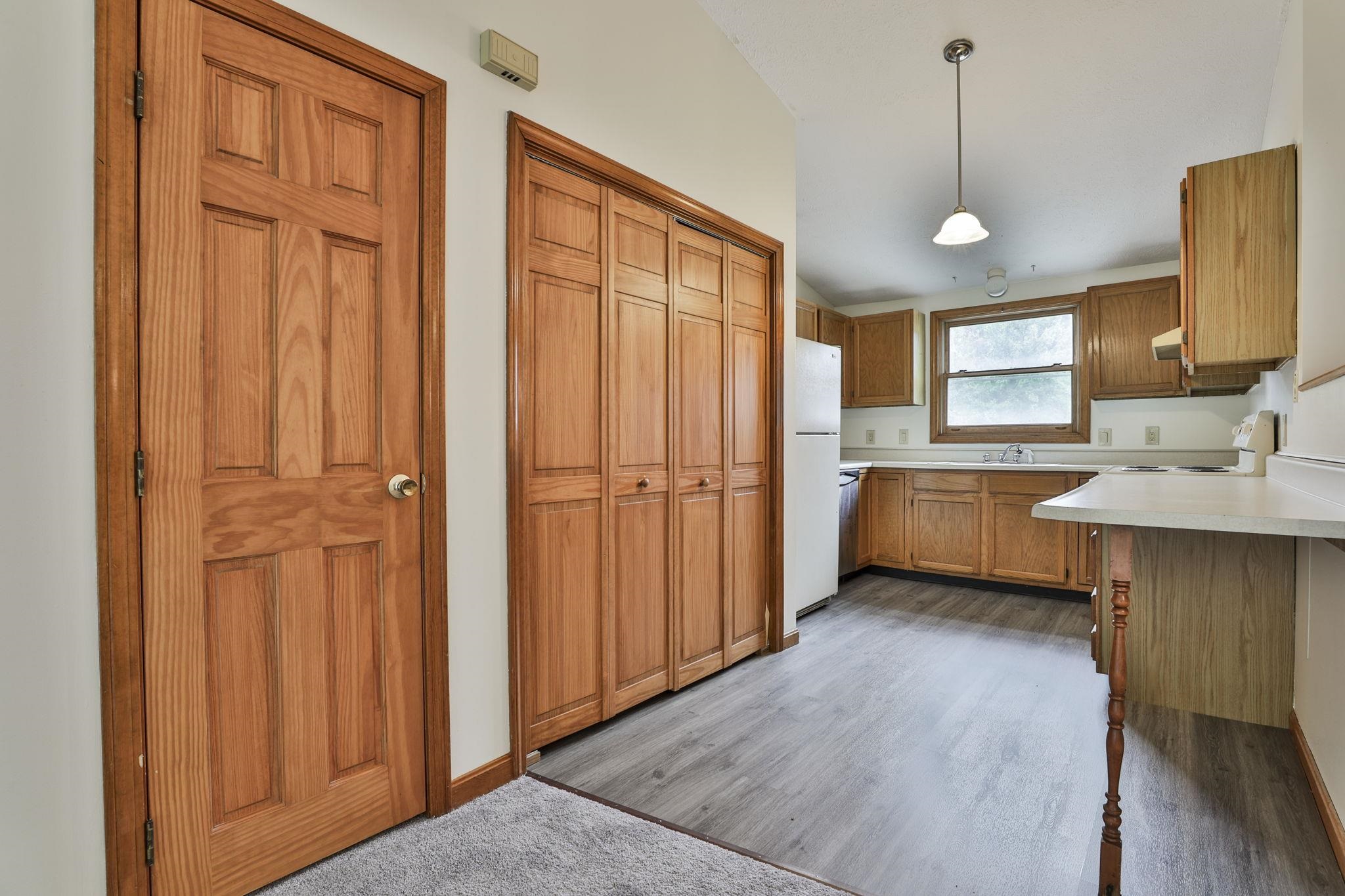 879 Mammoth Road, Unit 5 Manchester, NH 03104 - Photo 6 of 33