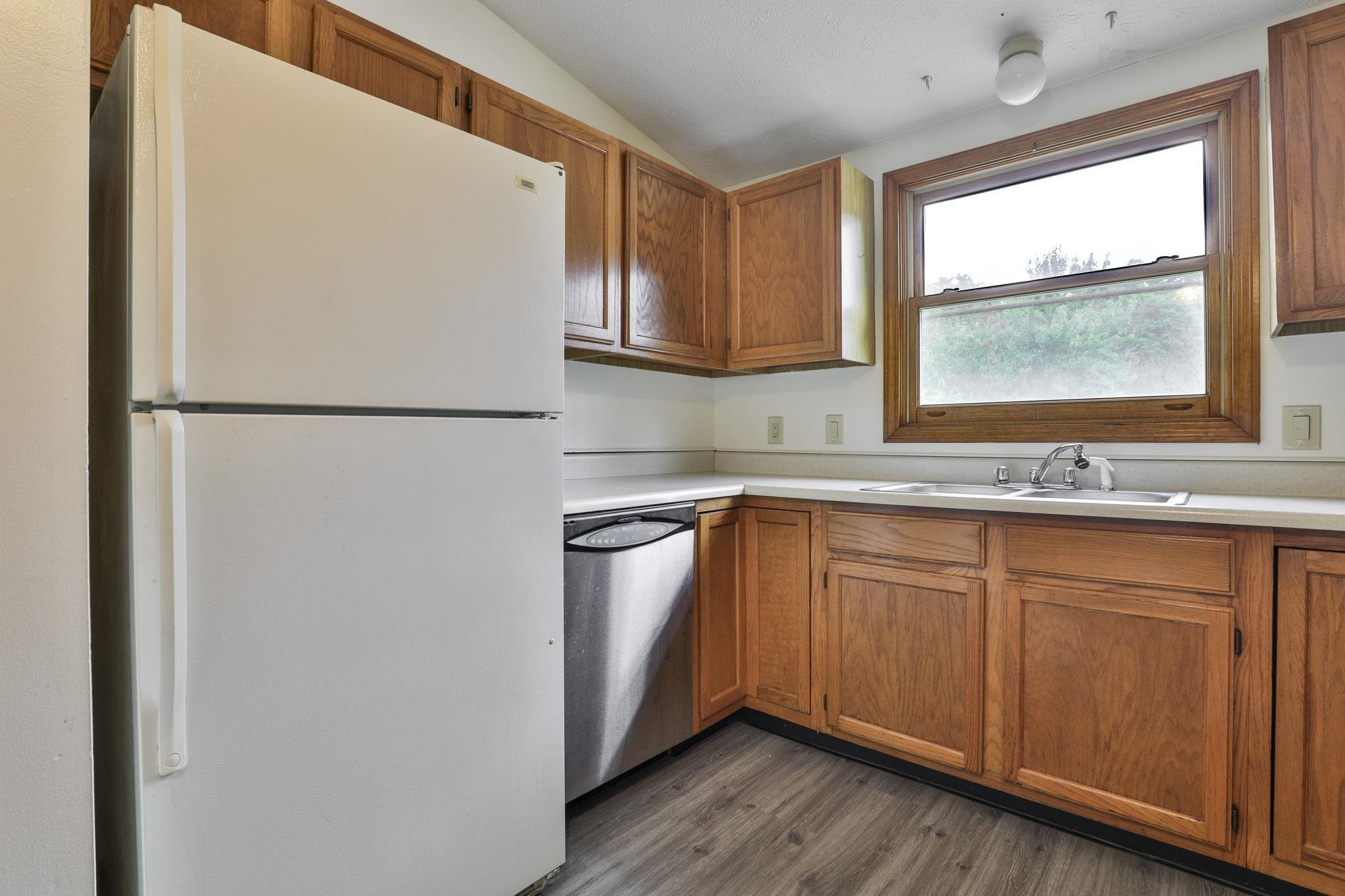 879 Mammoth Road, Unit 5 Manchester, NH 03104 - Photo 9 of 33