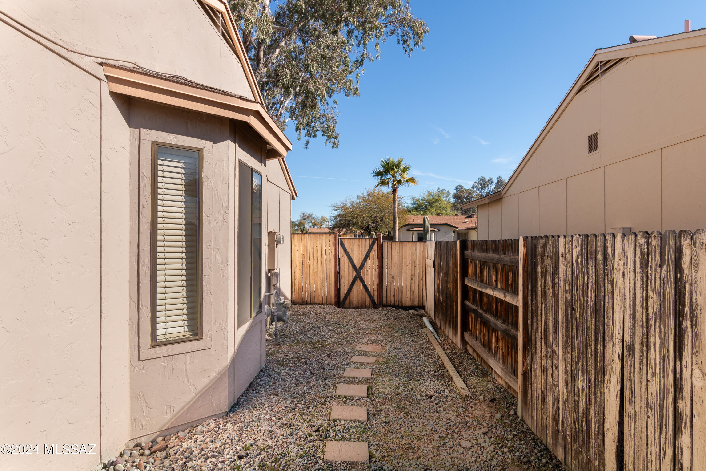 2741 West Firebrook Road Tucson, AZ 85741 - Photo 30 of 34 Side yard