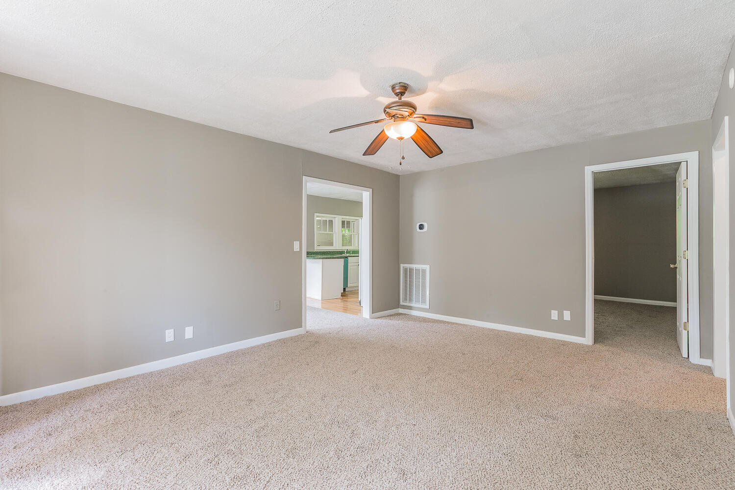 6405 Hunter Road Harrison, TN 37341 - Photo 3 of 28 6405 Hunter Road HD_-18