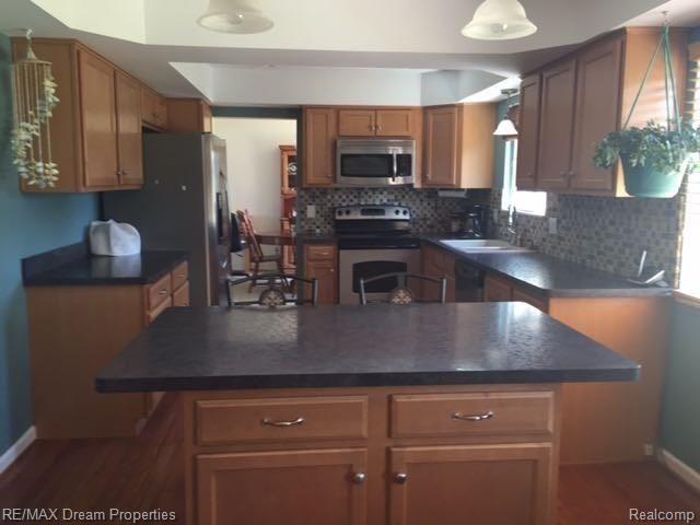 44235 Brandywyne Road Canton, MI 48187 - Photo 12 of 25