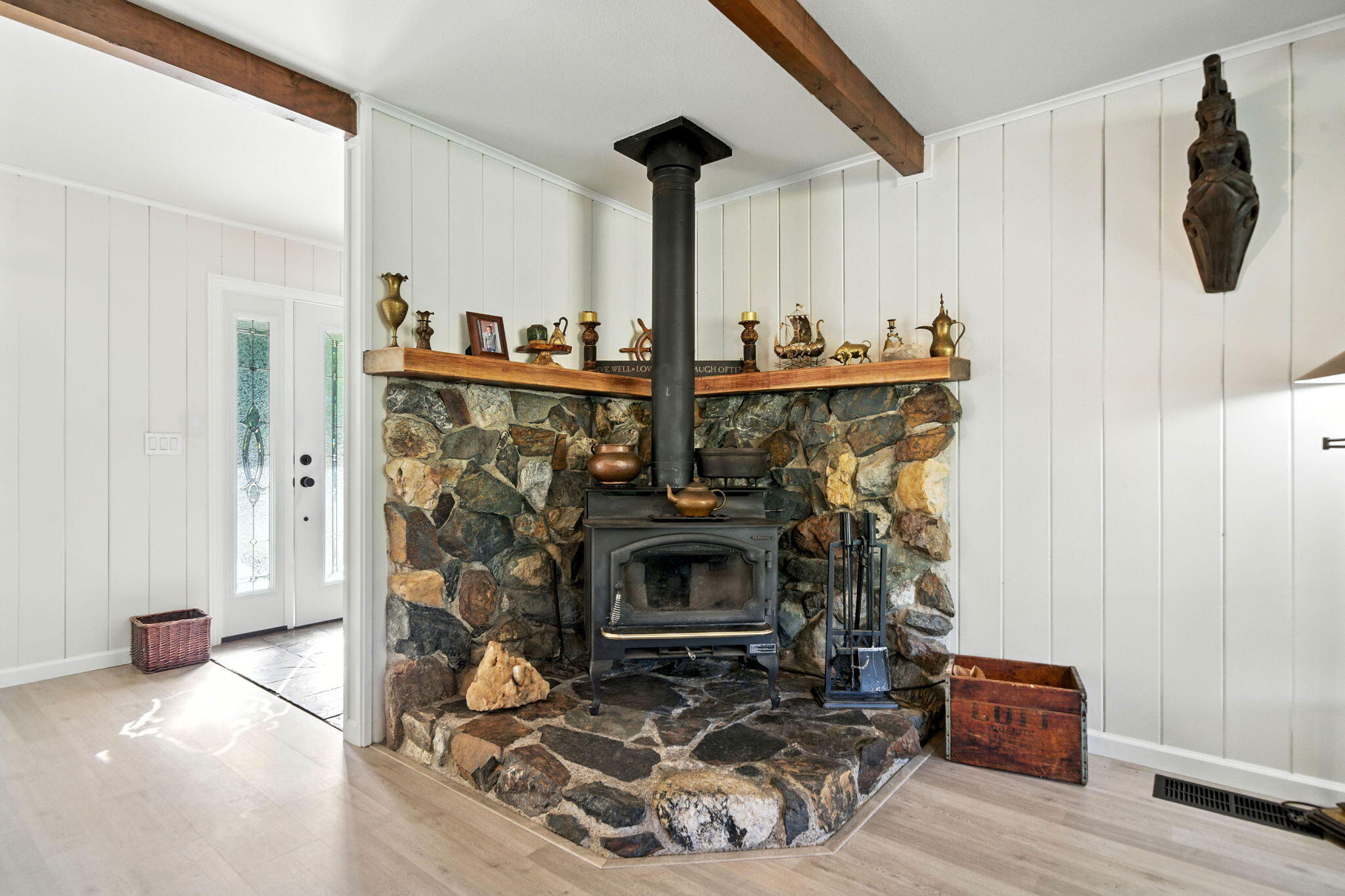 61 Chief George Lewiston, CA 96052 - Photo 24 of 101 a living room with furniture and a fireplace