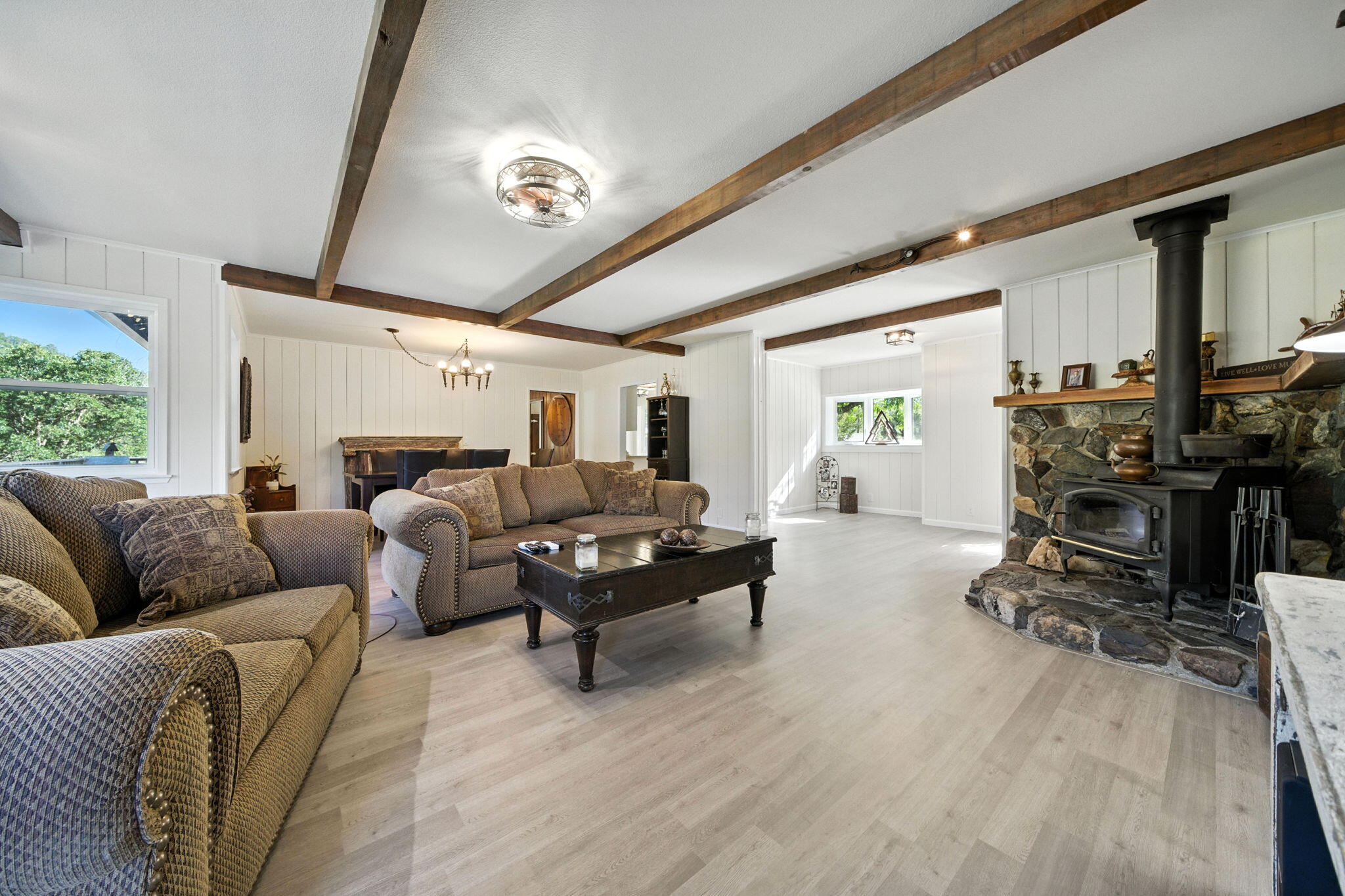 61 Chief George Lewiston, CA 96052 - Photo 25 of 101 a living room with furniture and wooden floor