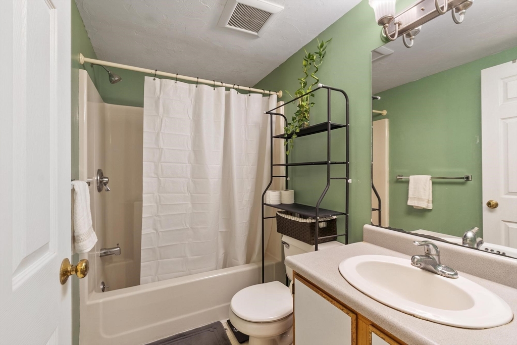 360 Littleton Road, Unit D8 Chelmsford, MA 01824 - Photo 25 of 39 Gallery Image 25