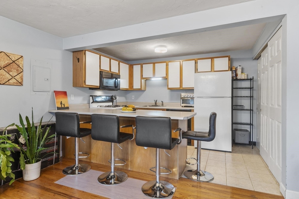 360 Littleton Road, Unit D8 Chelmsford, MA 01824 - Photo 3 of 39 Gallery Image 3