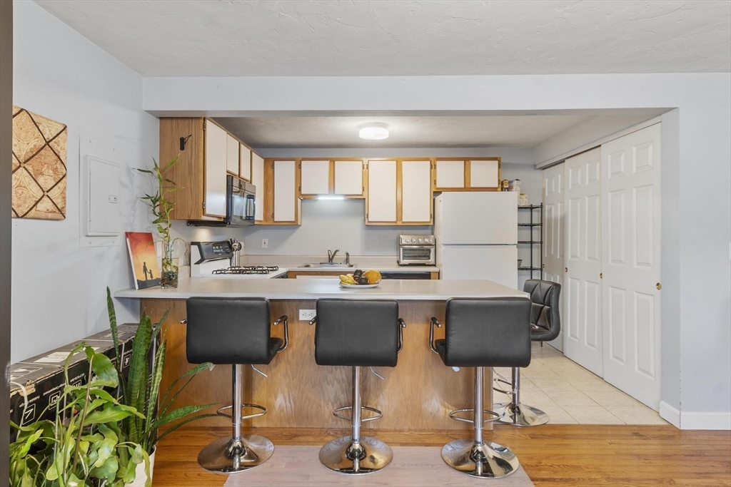 360 Littleton Road, Unit D8 Chelmsford, MA 01824 - Photo 4 of 39 Gallery Image 4