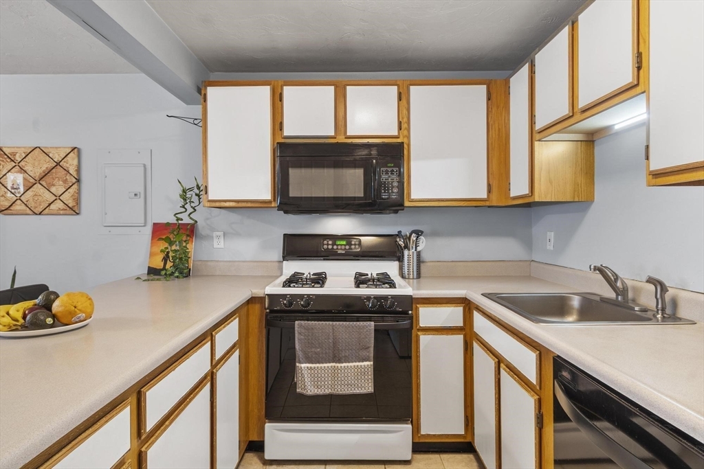 360 Littleton Road, Unit D8 Chelmsford, MA 01824 - Photo 6 of 39 Gallery Image 6