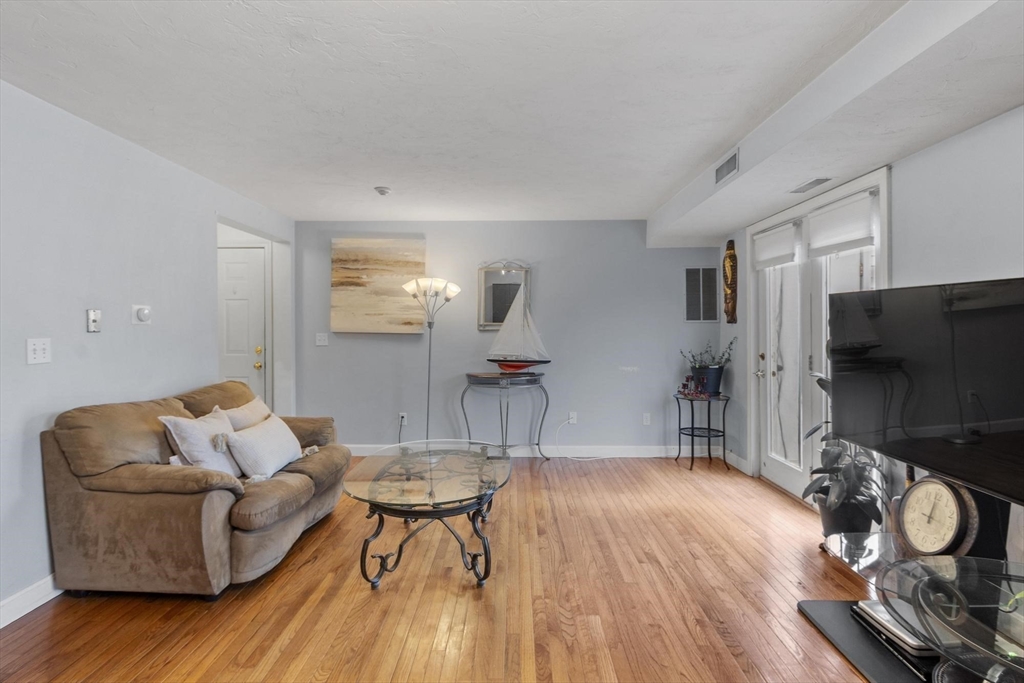 360 Littleton Road, Unit D8 Chelmsford, MA 01824 - Photo 10 of 39 Gallery Image 10