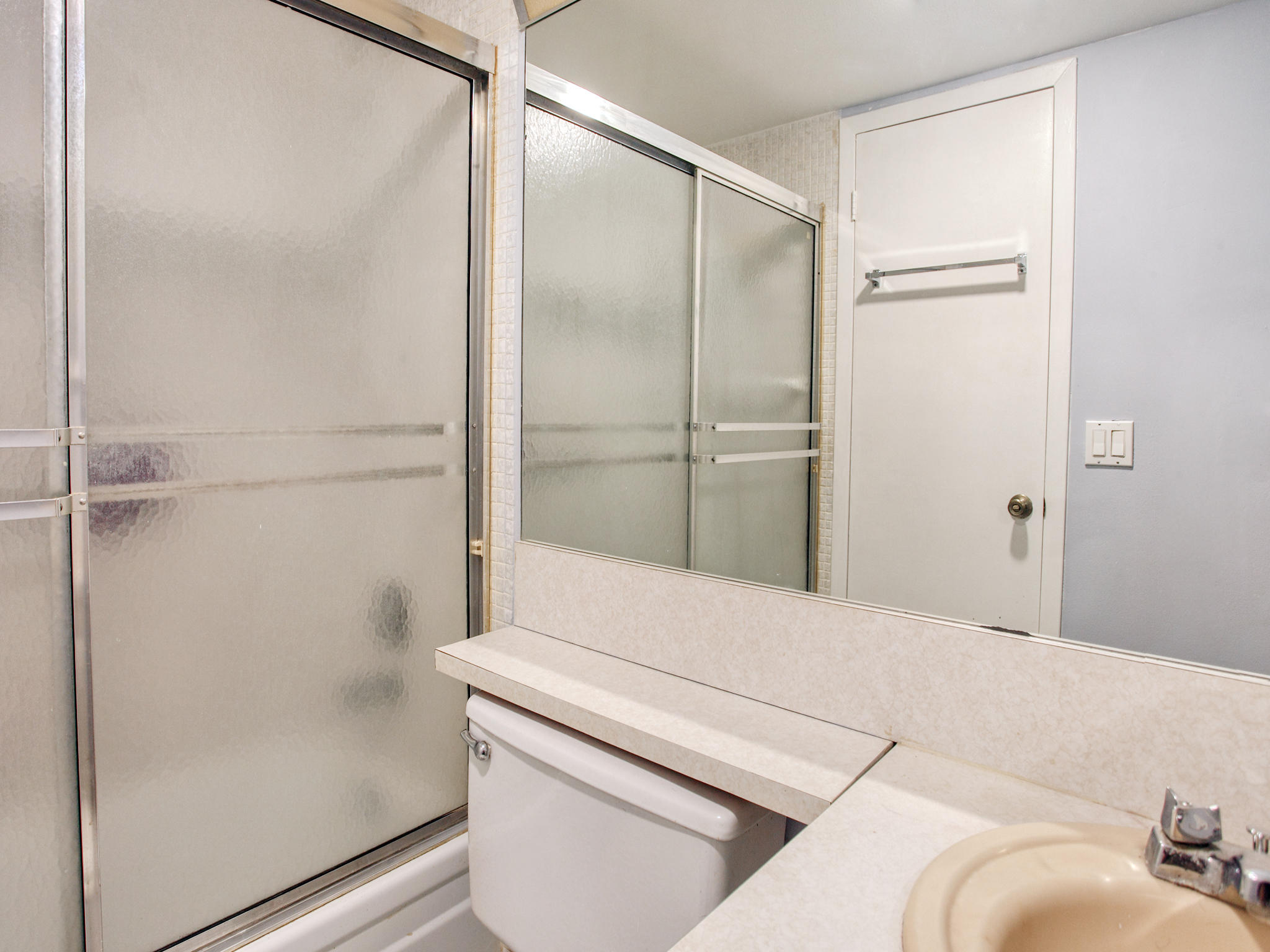 460 Mansfield F, Unit K Boca Raton, FL 33434 - Photo 21 of 40 BATHROOM