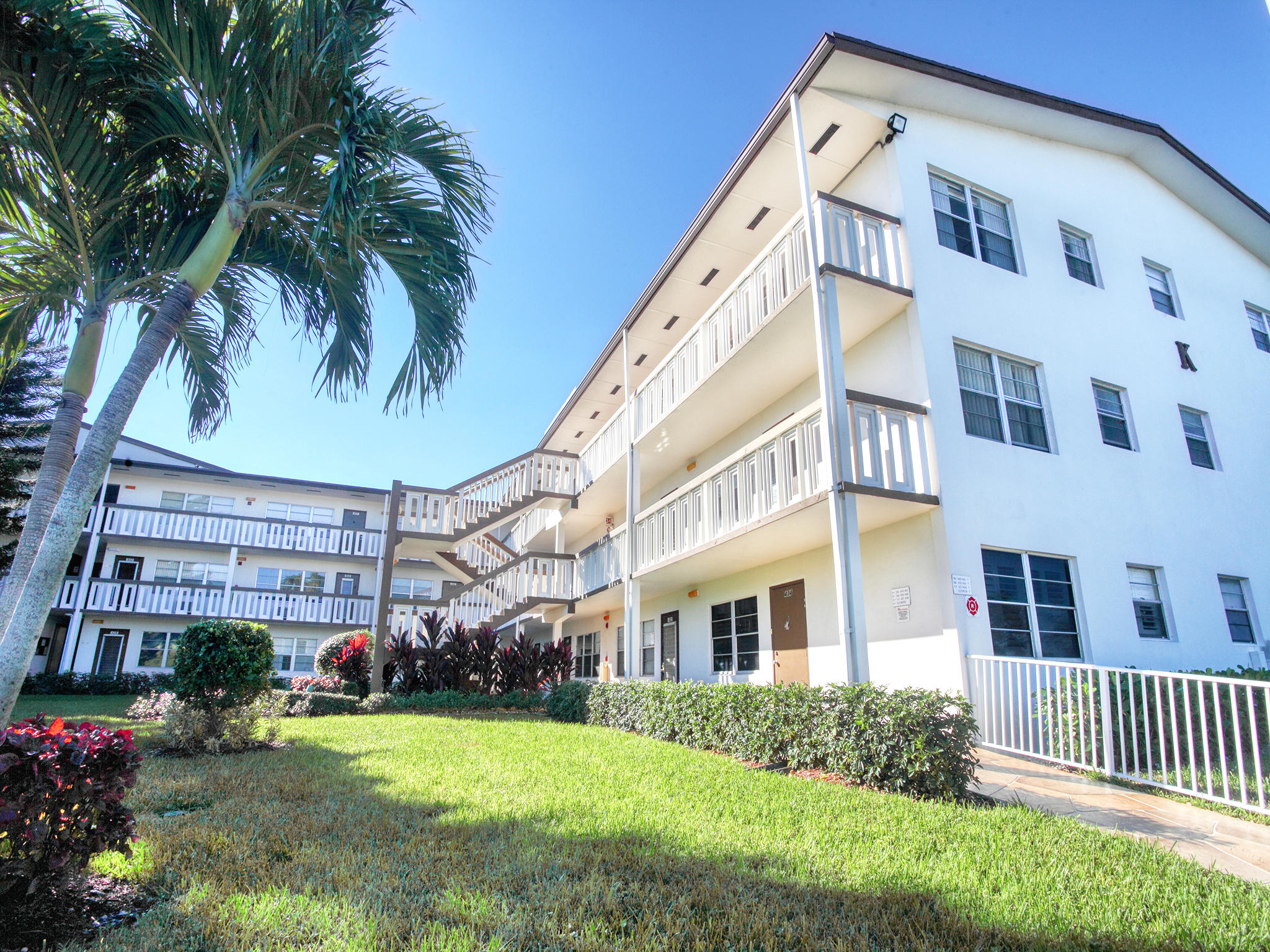 460 Mansfield F, Unit K Boca Raton, FL 33434 - Photo 3 of 40 EXTERIOR