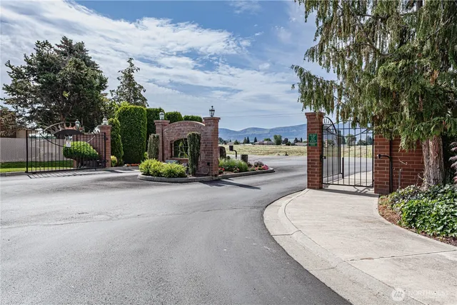 $219,900 | 530 Sunday Drive, East Wenatchee, WA 98802