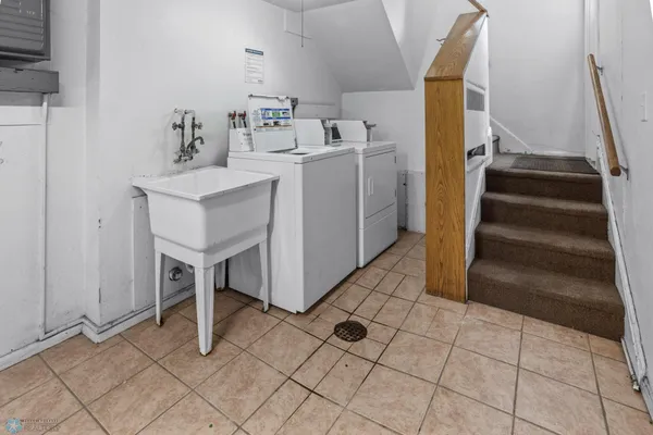 $568,000 | 2501 9th Street North, Fargo, ND 58102