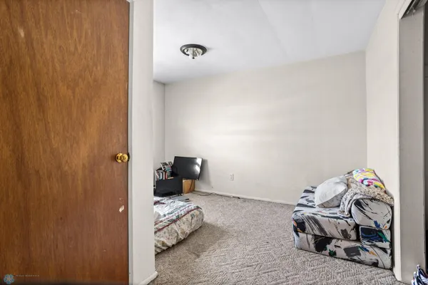 $568,000 | 2501 9th Street North, Fargo, ND 58102