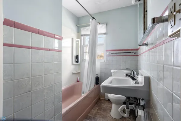 $568,000 | 2501 9th Street North, Fargo, ND 58102