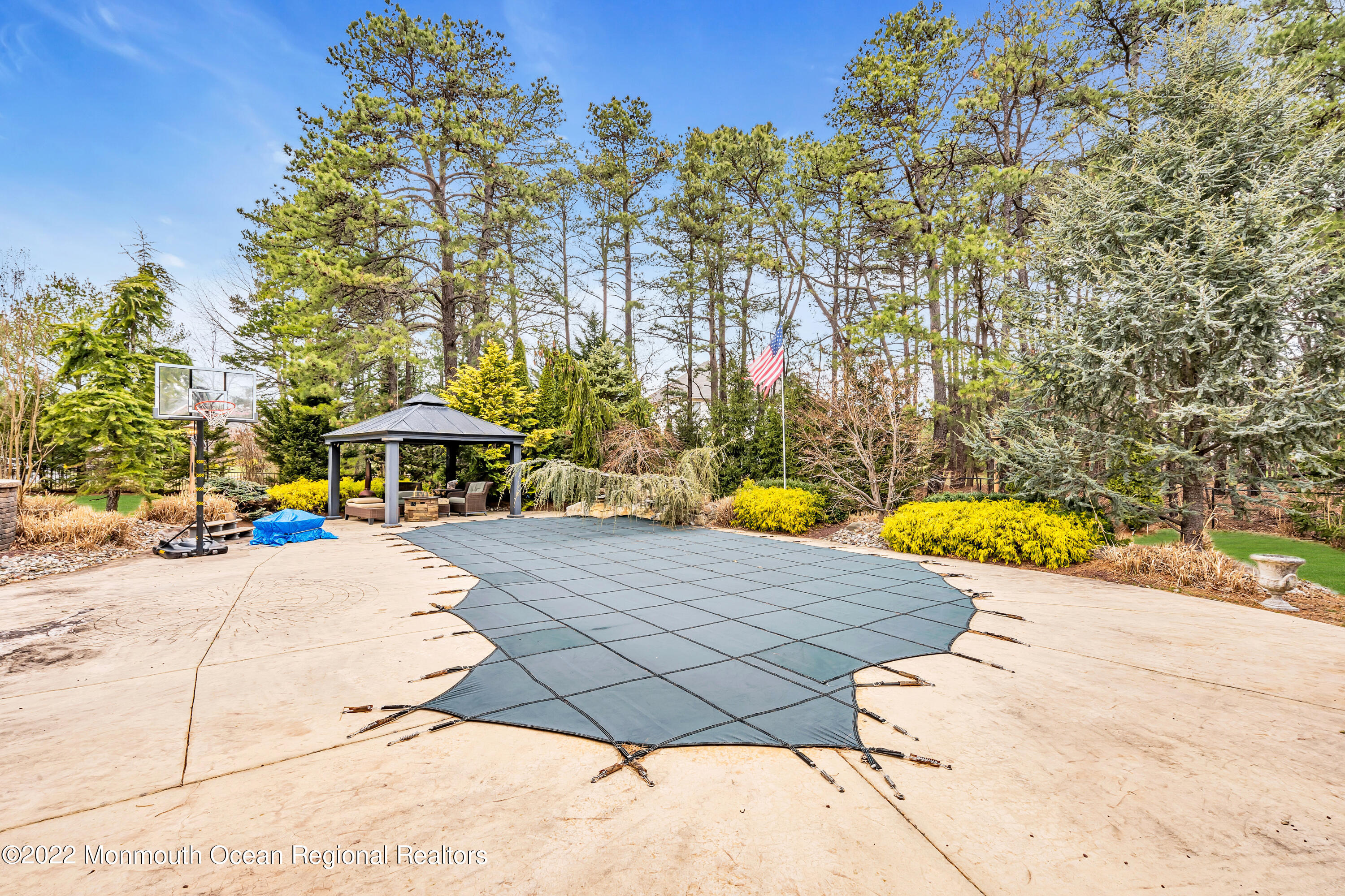 69 Mill Pond Road Jackson, NJ 08527 - Photo 38 of 49 COVERED POOL