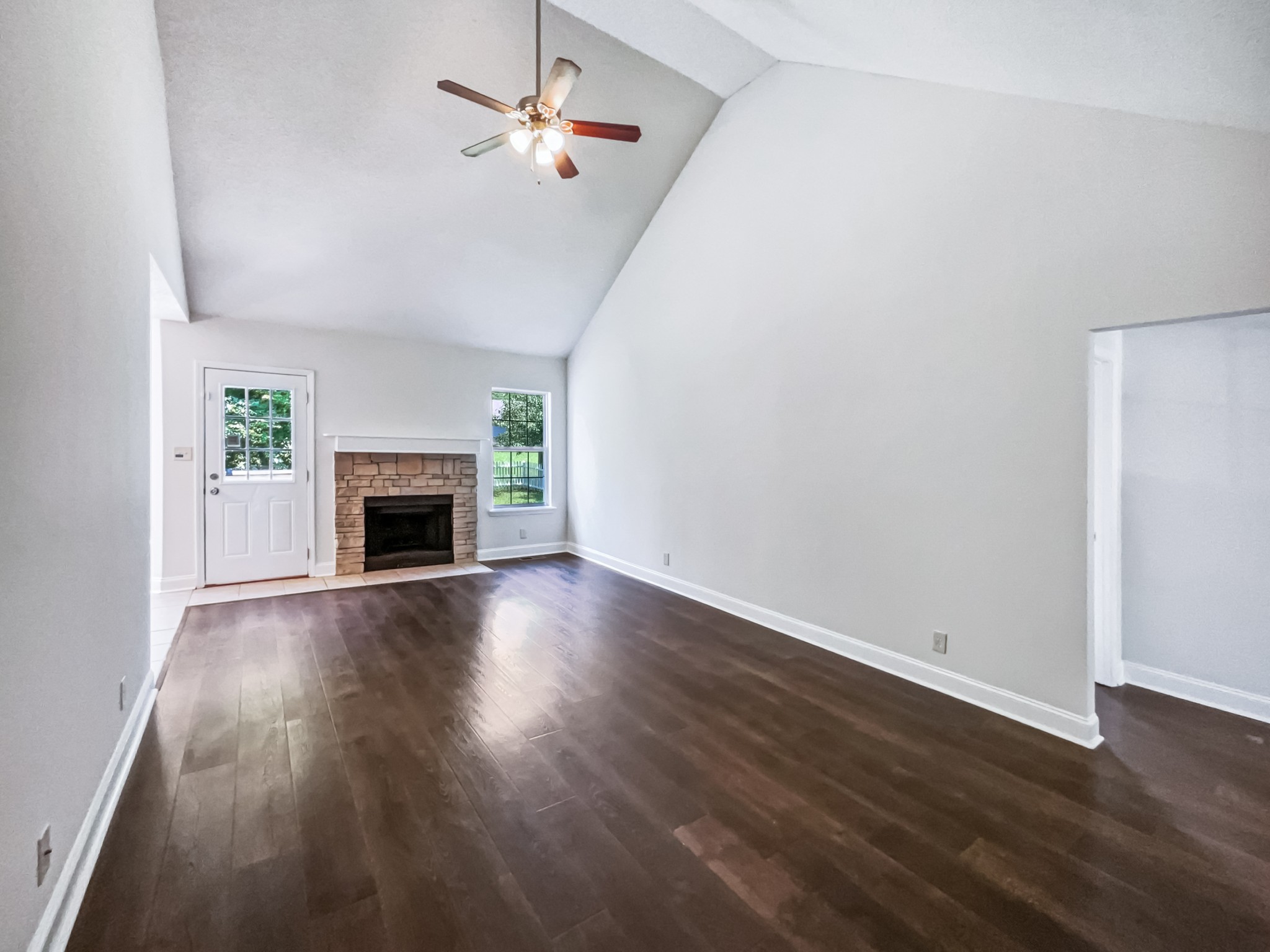 1333 Meredith Way Clarksville, TN 37042 - Photo 3 of 20