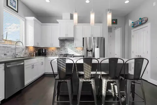 $2,500 | 4202 Gillespie Street, Unit A, Houston, TX 77020