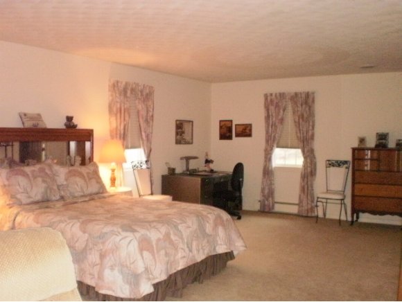 111 Mountain View Estates Road Montrose, PA 18801 - Photo 7 of 12 Gallery Image 7