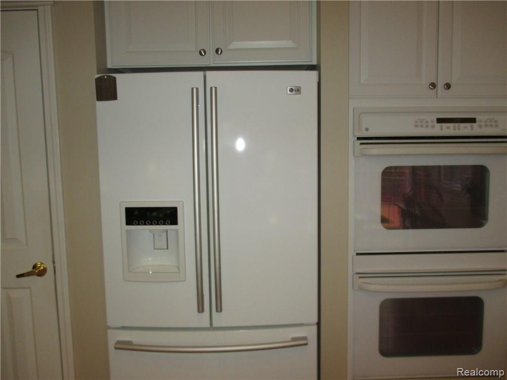 3739 Woodmonte Drive Rochester, MI 48306 - Photo 10 of 42 IMG_2081.JPG