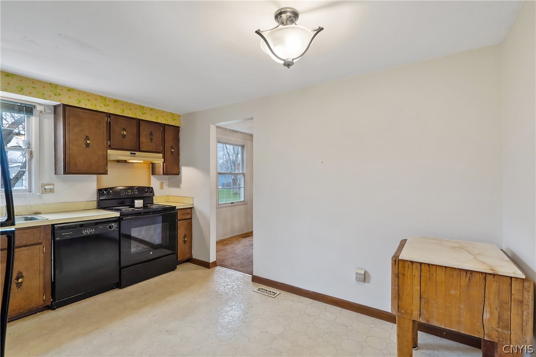 5984 Darby Road Cicero, NY 13039 - Photo 12 of 43 Open up the wall to the dinning room...so much pot