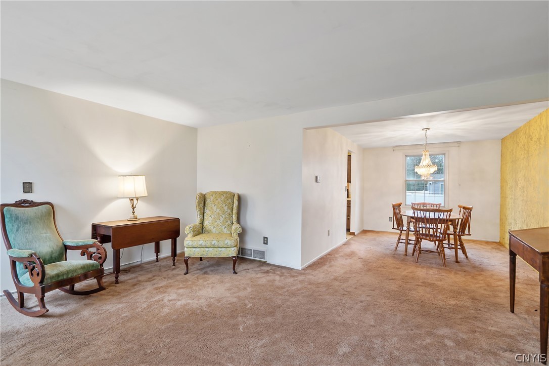 5984 Darby Road Cicero, NY 13039 - Photo 16 of 43 large area to relax