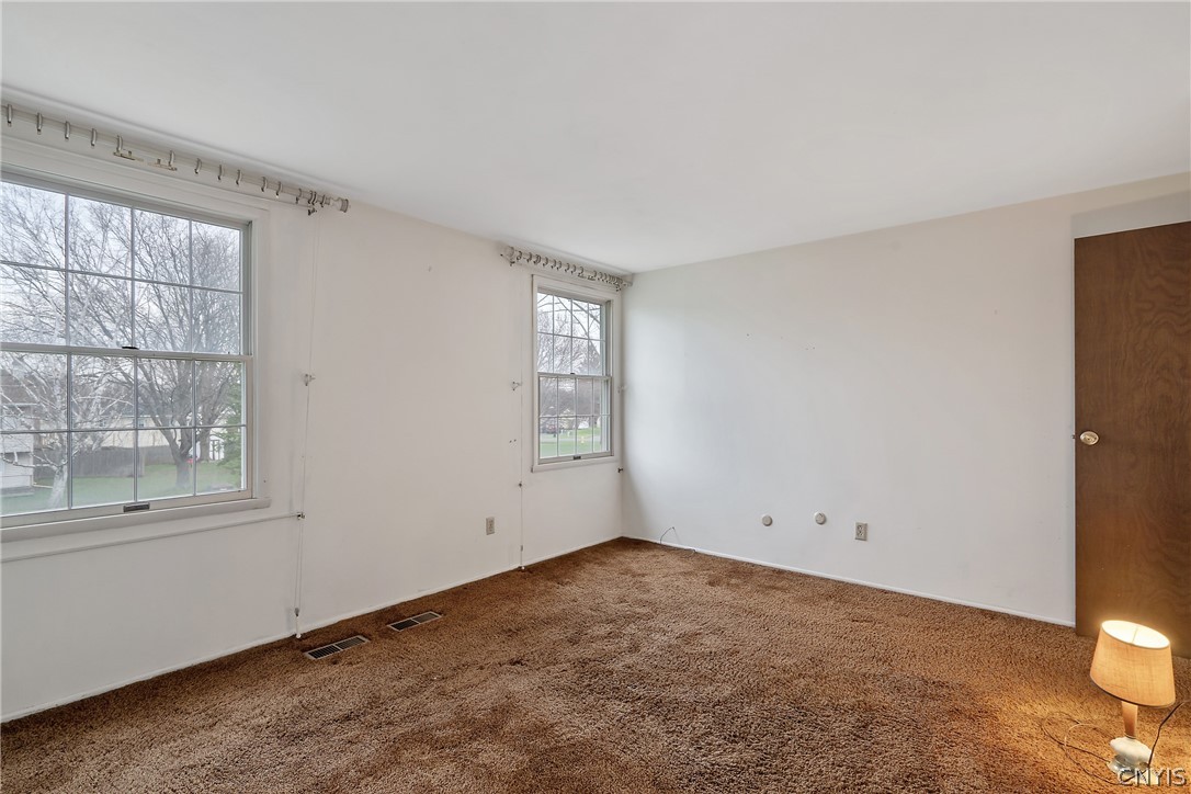 5984 Darby Road Cicero, NY 13039 - Photo 22 of 43 2nd bedroom