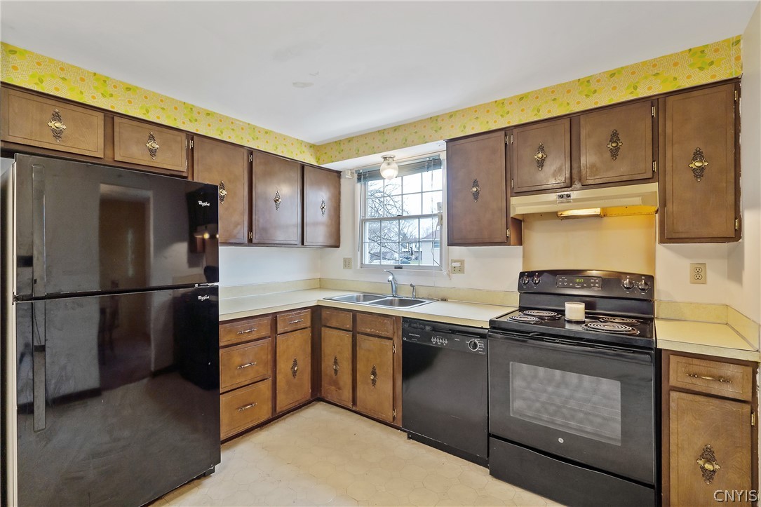 5984 Darby Road Cicero, NY 13039 - Photo 10 of 43 Kitchen