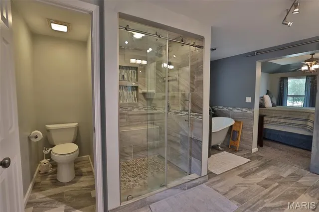 $399,000 | 207 Lakewood Drive, Hillsboro, IL 62049