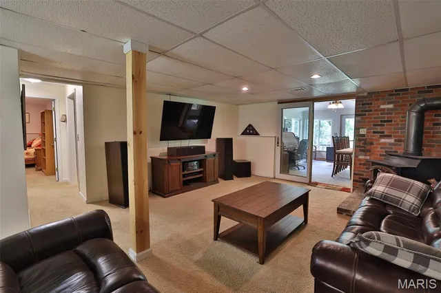 $399,000 | 207 Lakewood Drive, Hillsboro, IL 62049