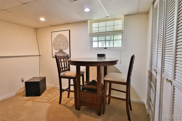 $399,000 | 207 Lakewood Drive, Hillsboro, IL 62049