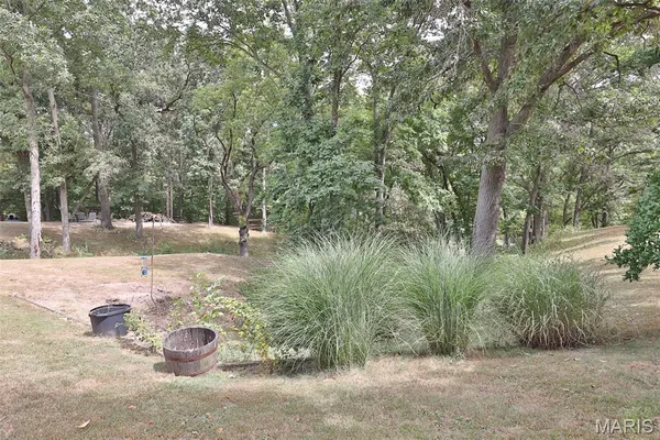 $399,000 | 207 Lakewood Drive, Hillsboro, IL 62049