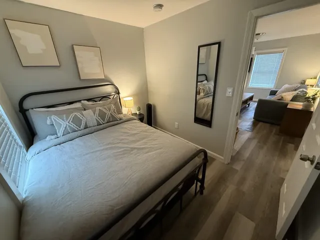 $2,000 | 19 Auburn Avenue, Unit 1, Hampton, NH 03842