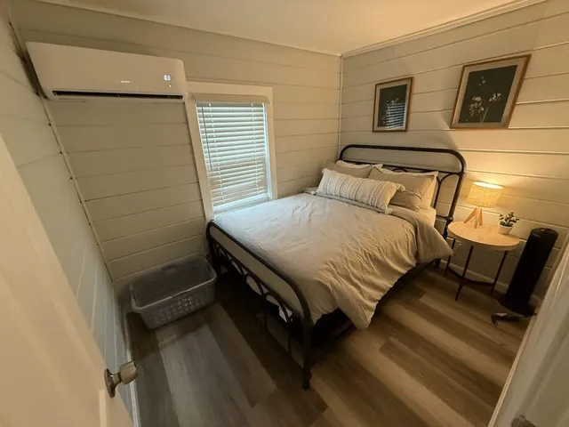 $2,000 | 19 Auburn Avenue, Unit 1, Hampton, NH 03842