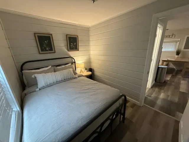 $2,000 | 19 Auburn Avenue, Unit 1, Hampton, NH 03842