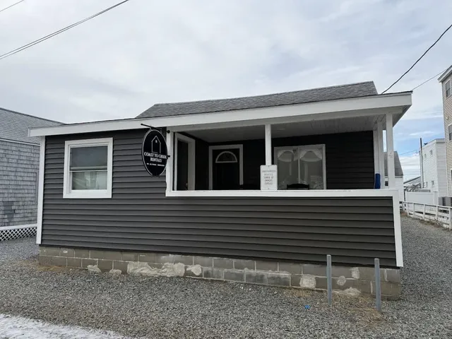 $2,000 | 19 Auburn Avenue, Unit 1, Hampton, NH 03842