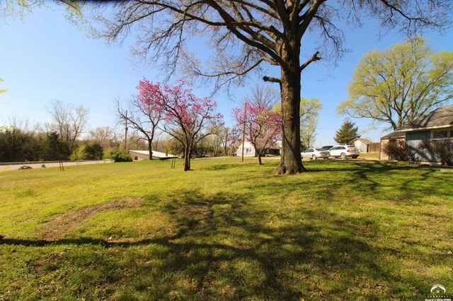 $270,000 | 25388 Chieftain Road, Lawrence, KS 66044