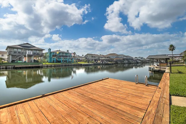 $524,900 | 1095 Redfish Street, Bayou Vista, TX 77563