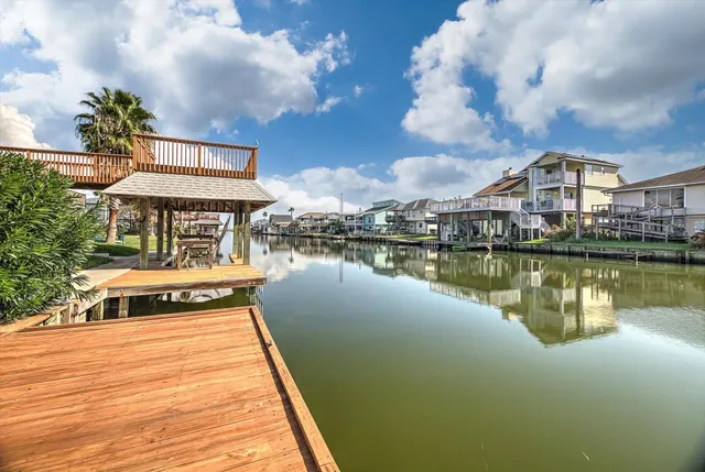 $524,900 | 1095 Redfish Street, Bayou Vista, TX 77563