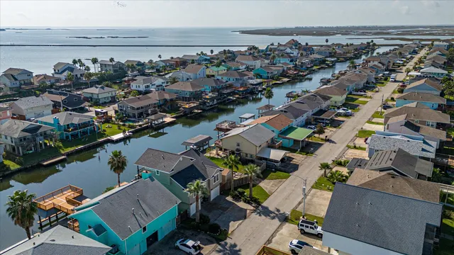 $524,900 | 1095 Redfish Street, Bayou Vista, TX 77563