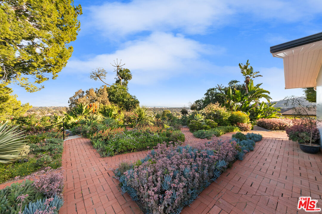 1820 Braemar Road Pasadena, CA 91103 - Photo 17 of 75