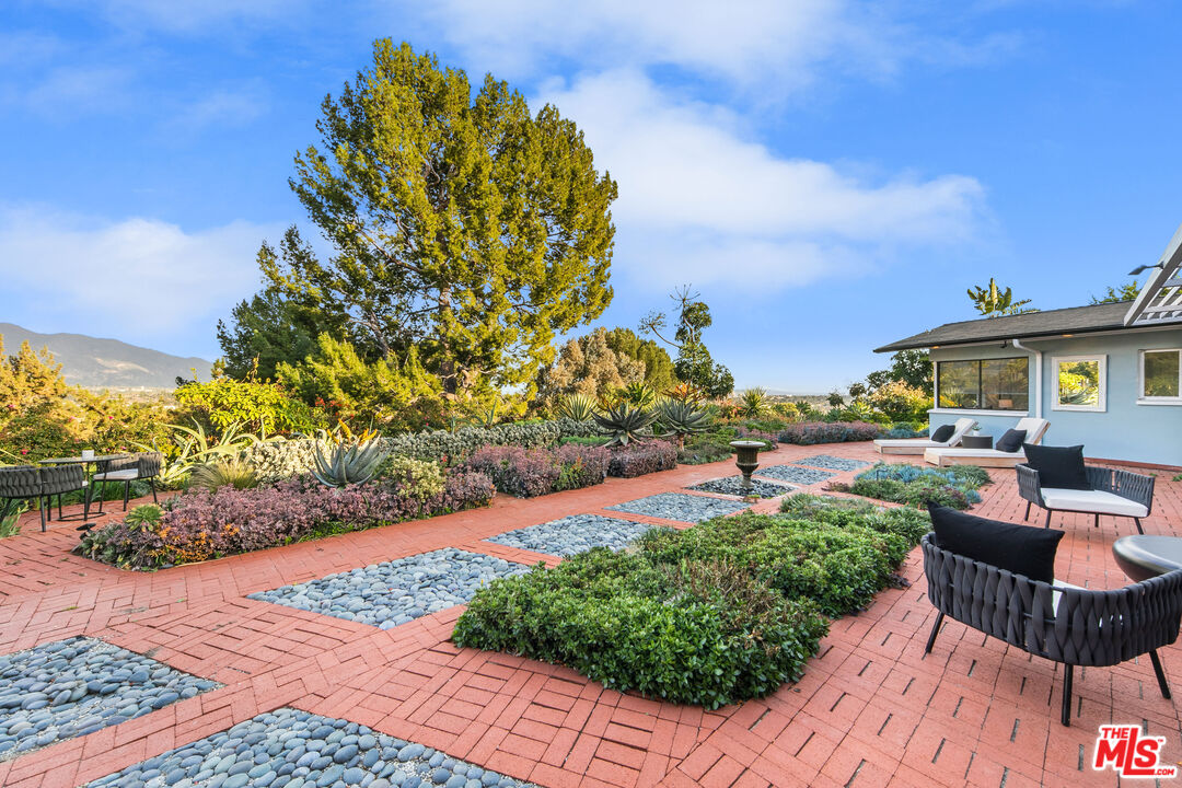 1820 Braemar Road Pasadena, CA 91103 - Photo 20 of 75